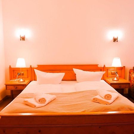 Hotel Gaestehaus Linde Mörnsheim Exteriör bild